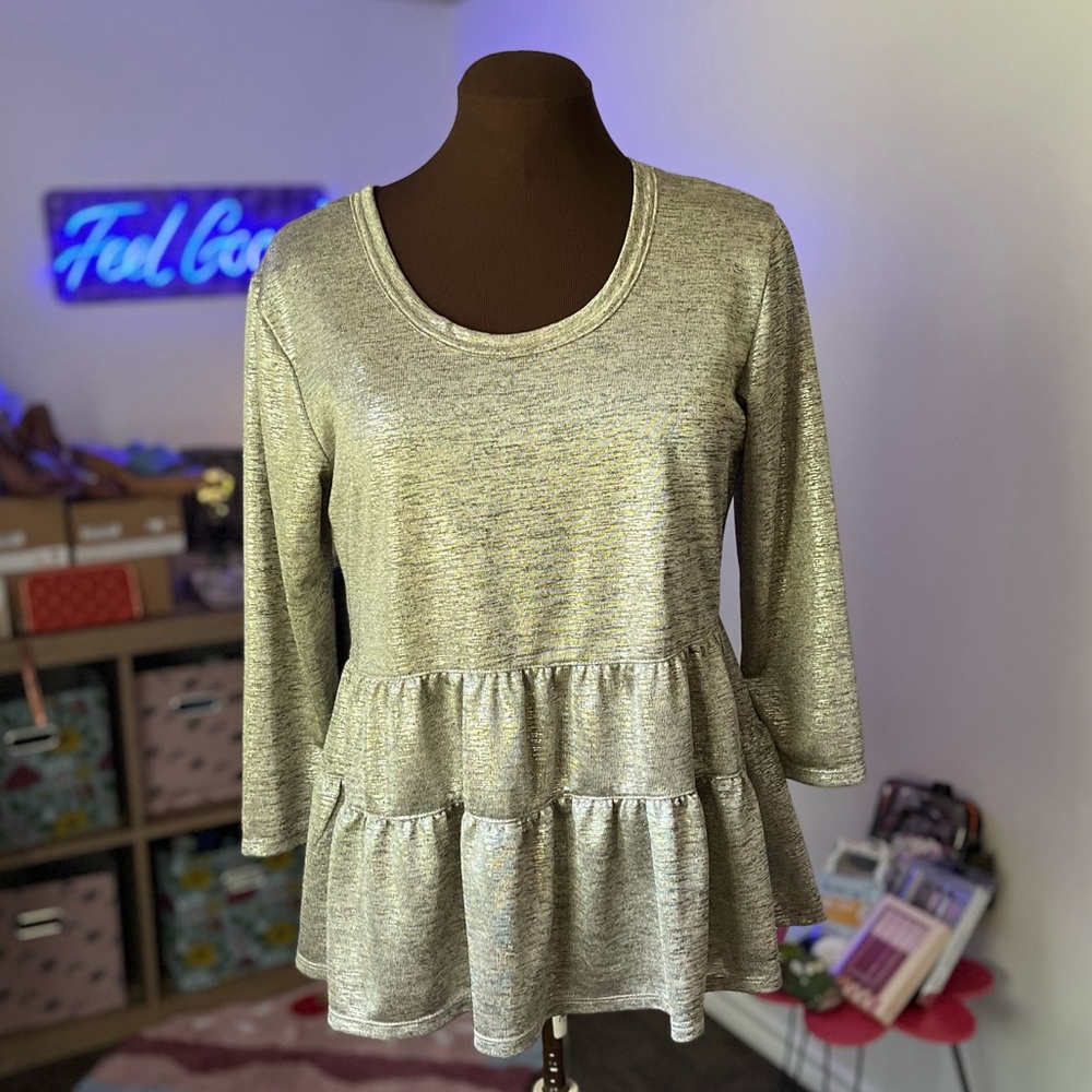 Kim & Cami 3/4 Length Sleeve Metallic Tiered Ruffle Blouse